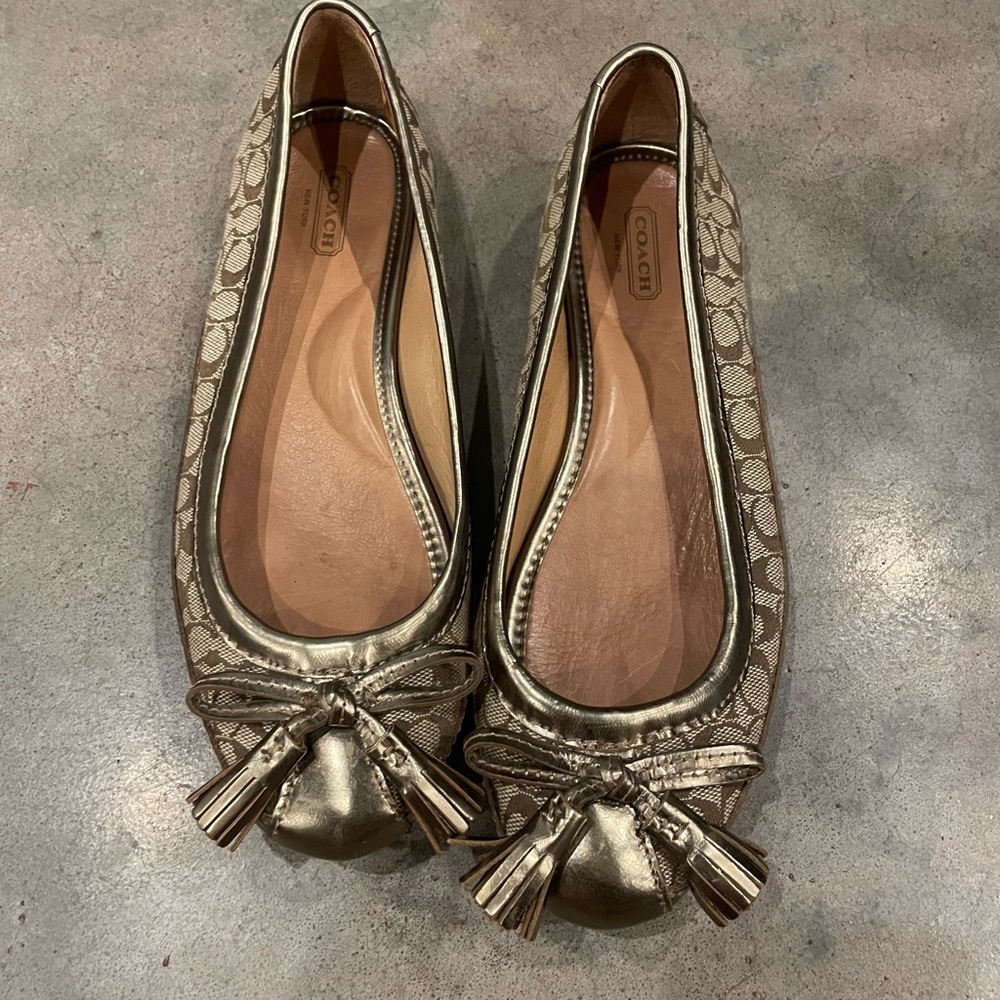 Coach flats